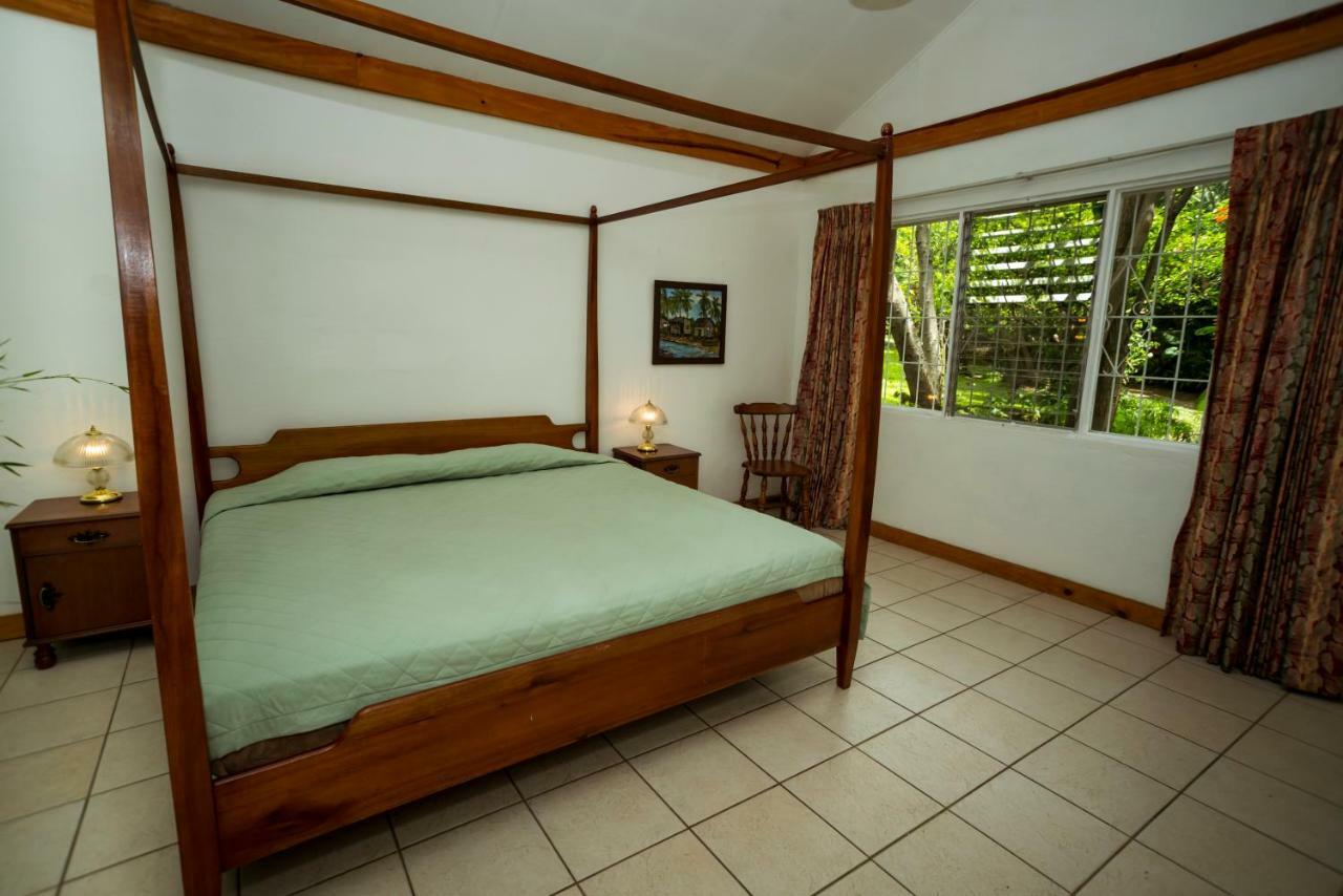 Guest house Casa De Piedra Escazu