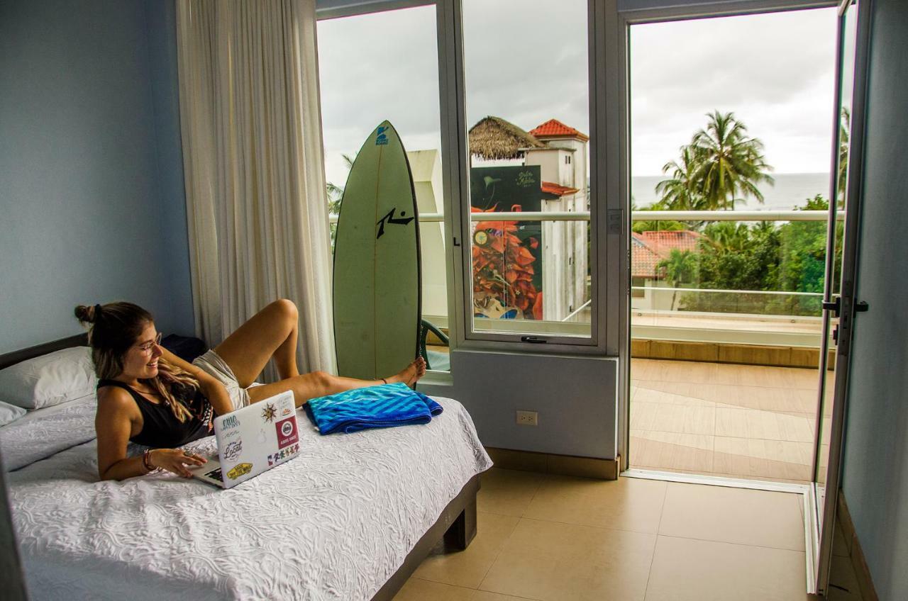 Room2board And Surf School Hostel Jaco