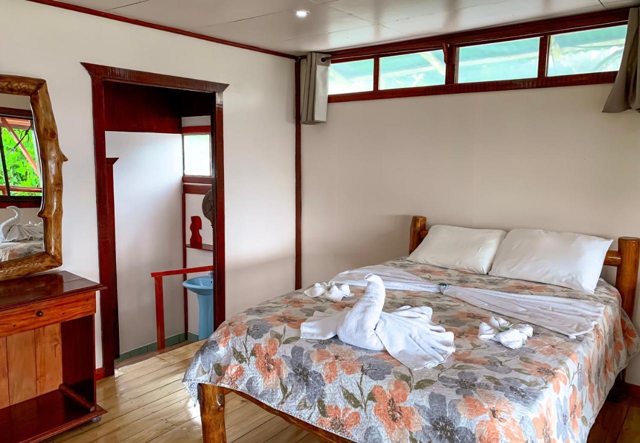 Cotingas Ocean View