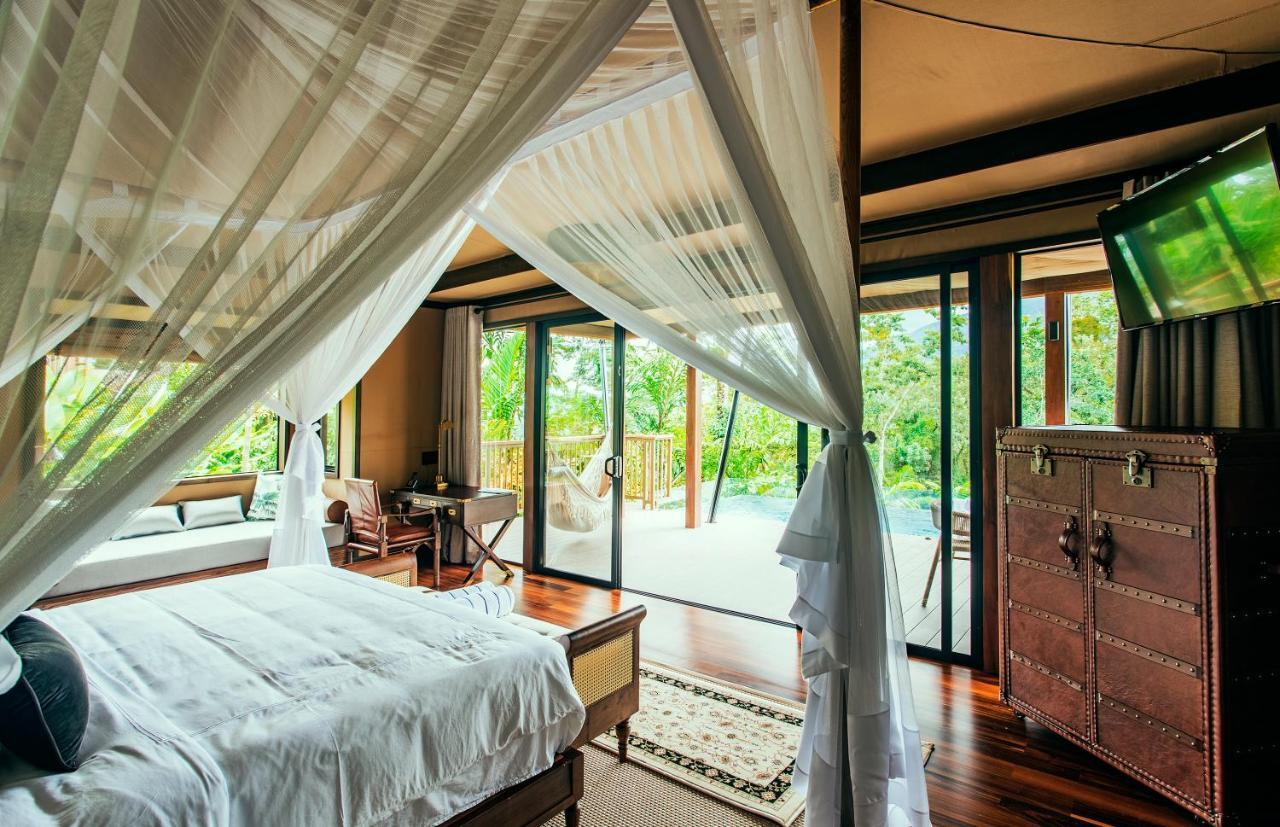 Luxury tent Nayara Tented Camp