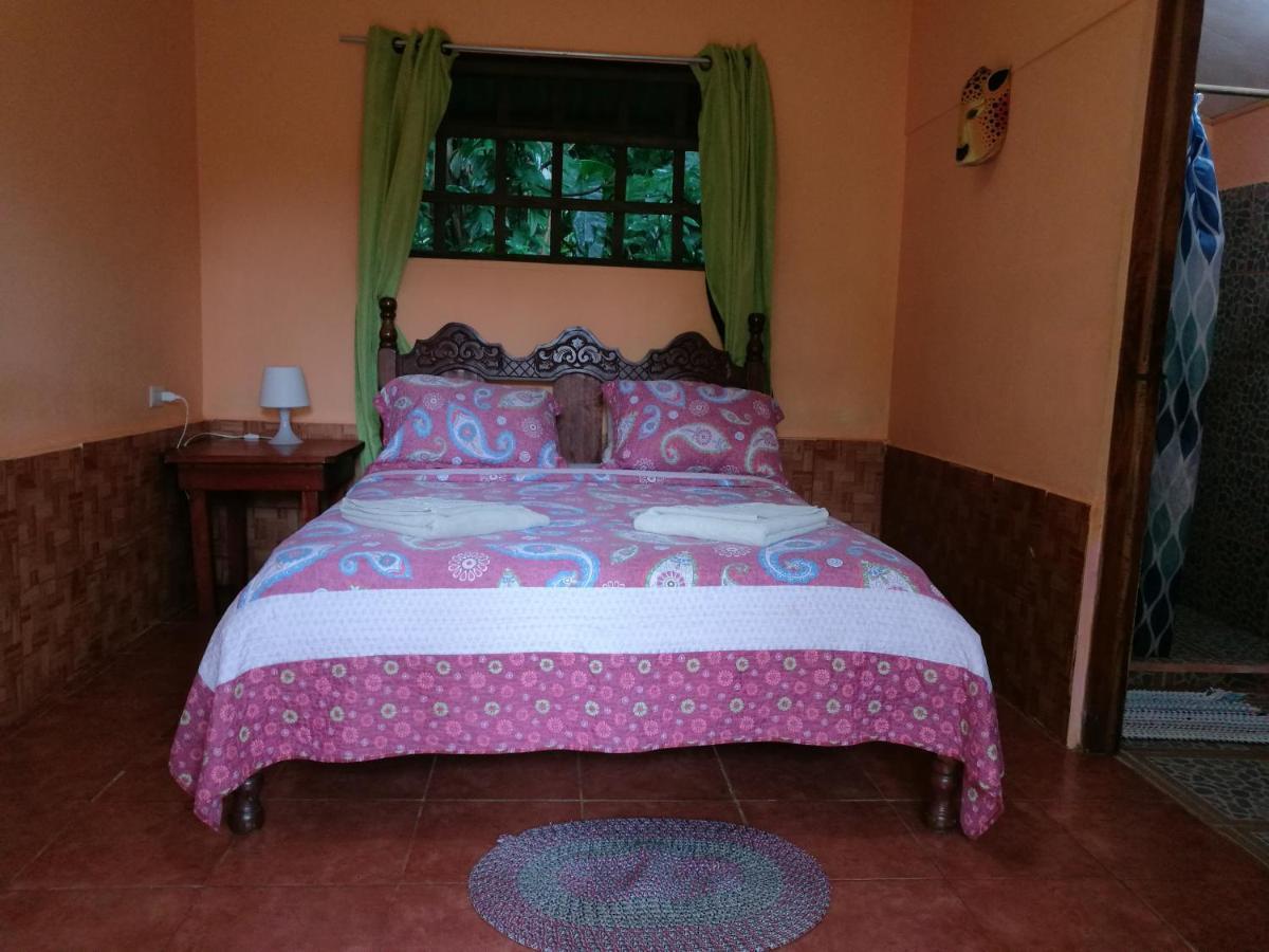 Martinas Place Hostel *
