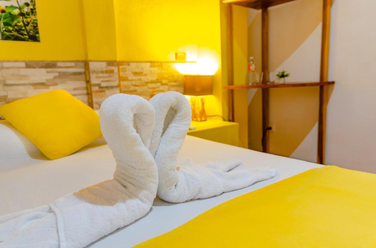 La Dolce - On The - Bed & Breakfast