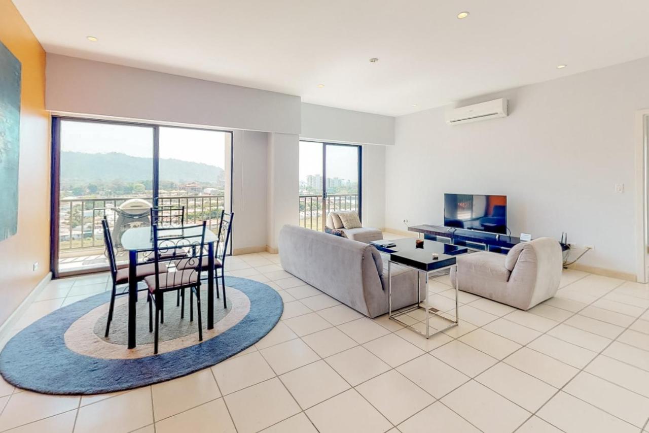 Bay 3702 Apartment *