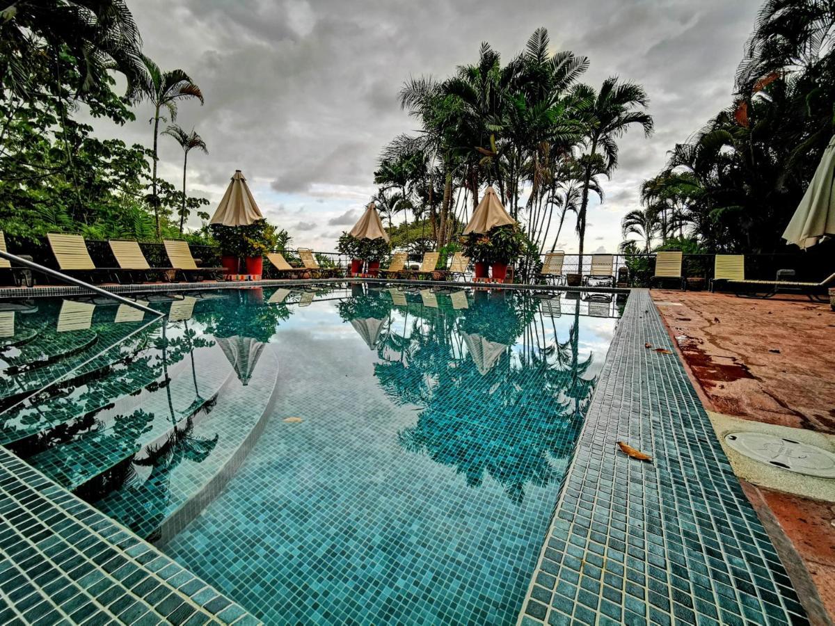 Costa 4*
