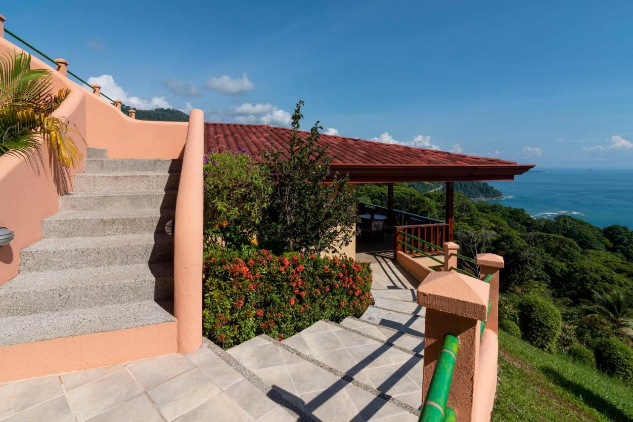 Alturas Villa *