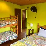 Montana Linda Hostel Orosi