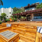 Luxury Flamingo Home With Ocean View Sleeps 10 - Walking Distance From Beach