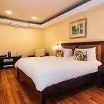 Gaia Hotel And Reserve
