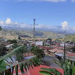 Montana Linda Guest House Orosi
