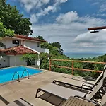 Casa Frangipani