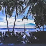 Cafe De Playa Beach Front Hotel