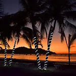 Cafe De Playa Beach Front Hotel