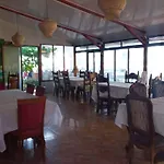 Hotel La Cueva Limon