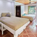 Casa Amarilla