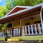 Jungle Beach Bungalow With Ac & Fiber Optic