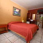 Cabinas Eddy B&B