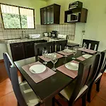 Condo\'S Vista Al Volcan