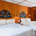 Trogon Lodge