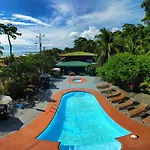 Hotel La Isla Inn