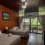 Hotel El Bambu