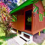 Alouatta Lodge And Canopy