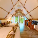 Shawandha Lodge
