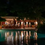 Capitan Suizo Beachfront Boutique Hotel