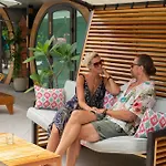 Saranda Boutique Hotel