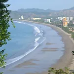 3 Bedroom Condo With Ocean View - Tres Regalos 201N