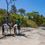 Luxury Vacation Rentals At Hacienda Pinilla