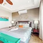 Condo @ Azul Paraiso