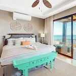 Condo @ Azul Paraiso