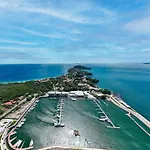 Presidential Suites 15-Oceanview Condo