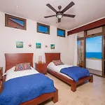 Casa Del Mar - 4 Bedroom House In Flamingo