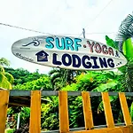 Don Jon\'S Surf And Yoga Lodge