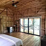 Finca Amistad Cacao Lodge