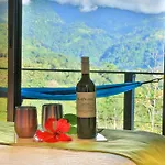 Nature\'S Edge Boutique Hotel