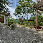 Nature\'S Edge Boutique Hotel