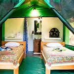 Luna Lodge