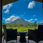Arenal Roca Suites