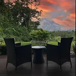Arenal Roca Suites