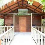 Pachira Lodge