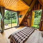 Tityra Lodge