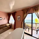 Apartamento Con Vista Al Mar En Limon En Casa Flamingo