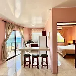 Apartamento Con Vista Al Mar En Limon En Casa Flamingo