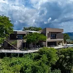 5-Bd Beauty With Pool Above Potrero