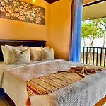 Hotel Beachfront Vista Hermosa