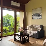 Ara Ambigua Lodge
