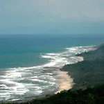 Star Mountain Jungle Lodge & Horse Ranch