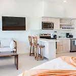 Nautical Breeze At Pacific Point
